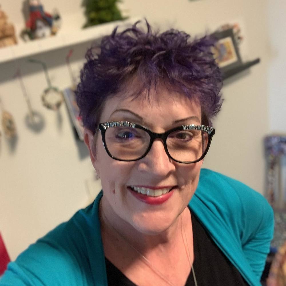 Meet your Posher, Suzanne